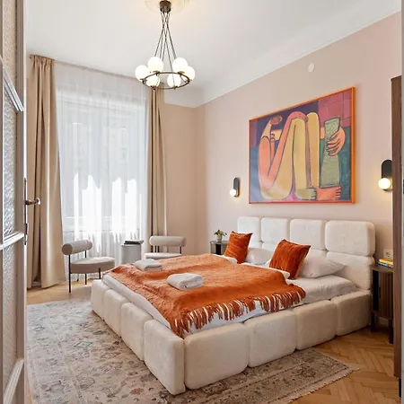 Διαμέρισμα Elegant 2br Designer Retreat In Karoly Krt *