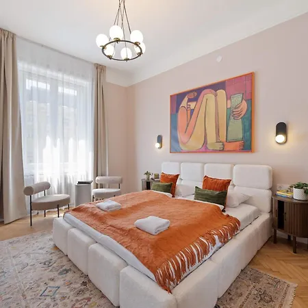 شقة Elegant 2br Designer Retreat In Karoly Krt *