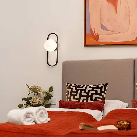 Elegant 2br Designer Retreat In Karoly Krt Βουδαπέστη