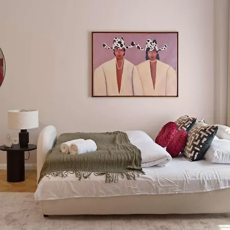 Διαμέρισμα Elegant 2br Designer Retreat In Karoly Krt *